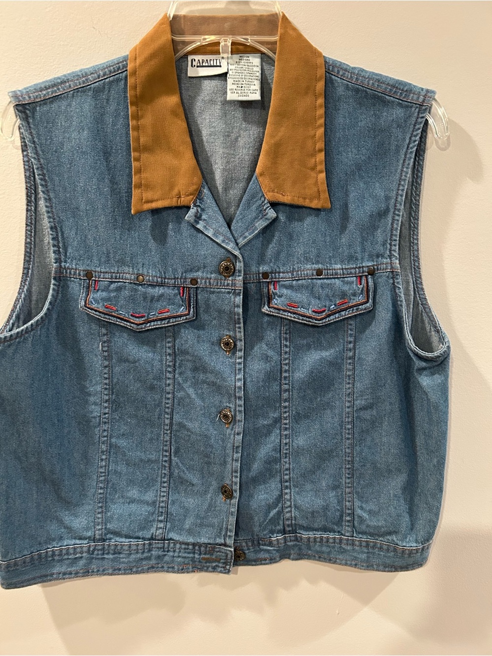Women’s Vintage Western Denim Vest with Contrasting Brown Collar